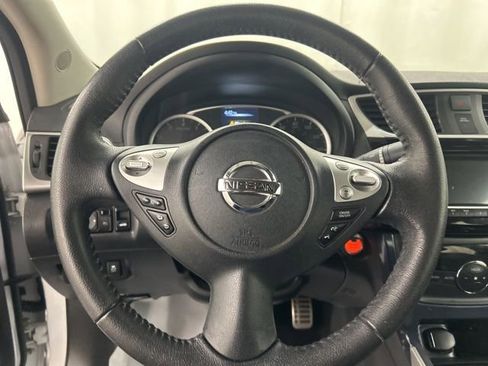 Used 2018 Nissan Sentra SR w/ SR Midnight Edition Package image 10