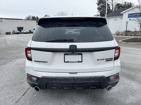 Used 2025 Honda Passport Black Edition image 5
