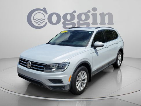 Used 2018 Volkswagen Tiguan SE w/ Panoramic Sunroof Package FWD image 1