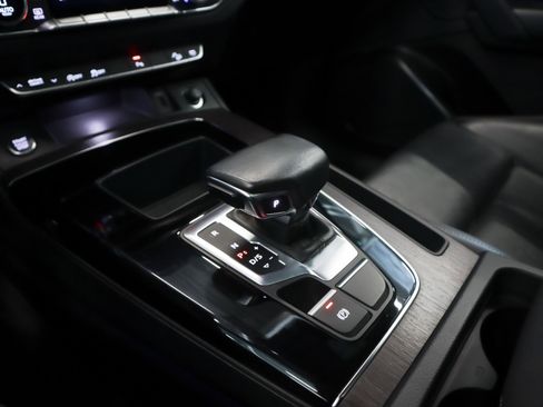 Used 2023 Audi Q5 2.0T Premium w/ Convenience Package image 21