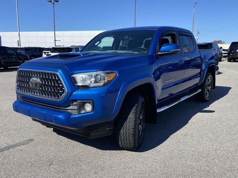 Used 2018 Toyota Tacoma SR image 22