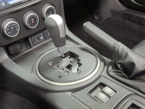 Used 2013 MAZDA MX-5 Miata Grand Touring w/ Premium Pkg image 9