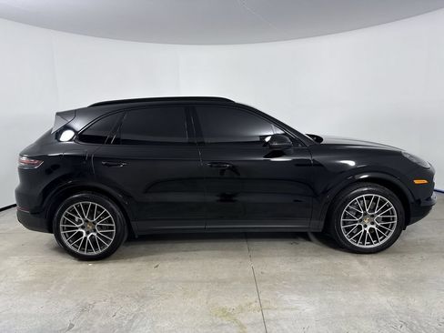 Certified 2023 Porsche Cayenne S Platinum w/ Premium Package Plus AWD/4WD image 8