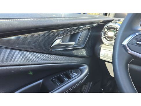 Used 2024 Chevrolet Blazer EV LT AWD/4WD image 31