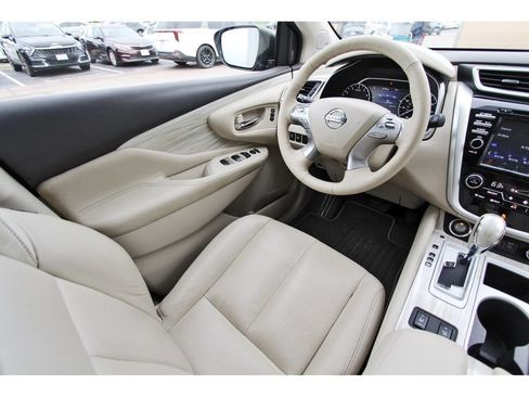 Used 2018 Nissan Murano SL FWD image 9