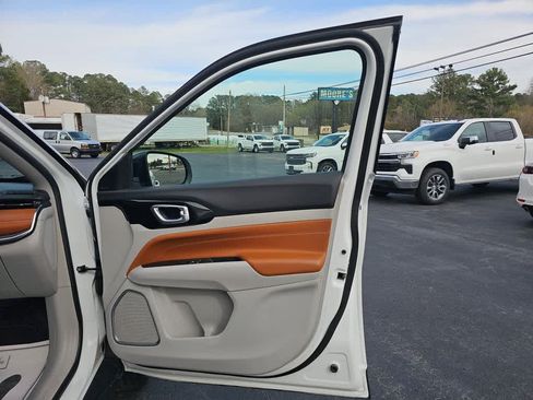Used 2022 Jeep Compass Limited AWD/4WD image 24