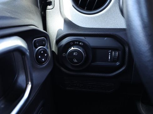 Used 2025 Jeep Gladiator Sport AWD/4WD image 15