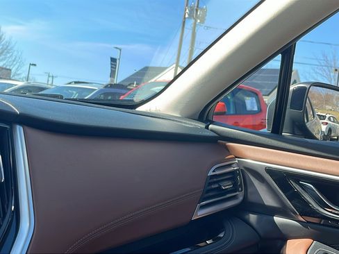 Certified 2021 Subaru Outback Touring XT image 19