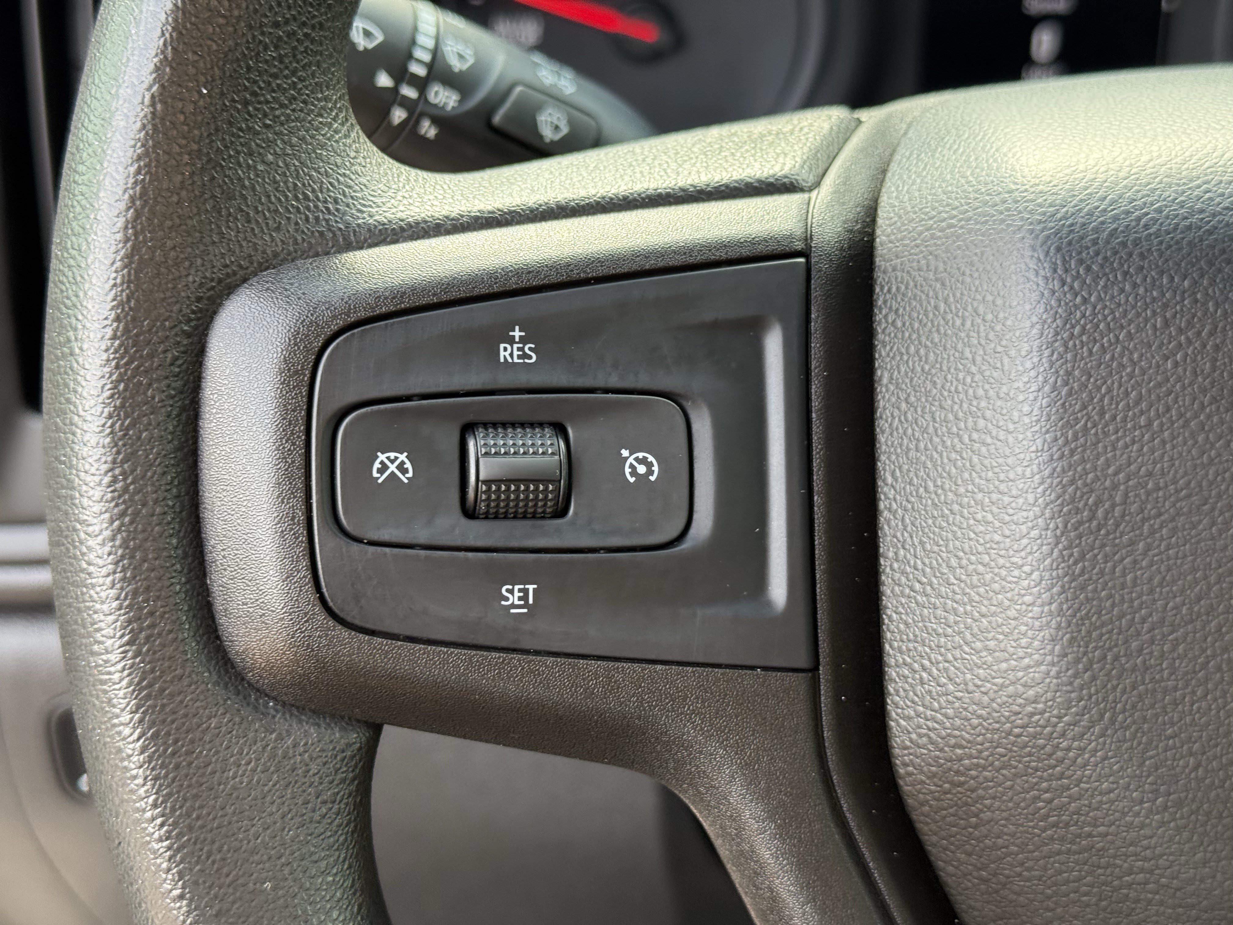Used 2020 Chevrolet Silverado 1500 Custom w/ Custom Value Package RWD image 15