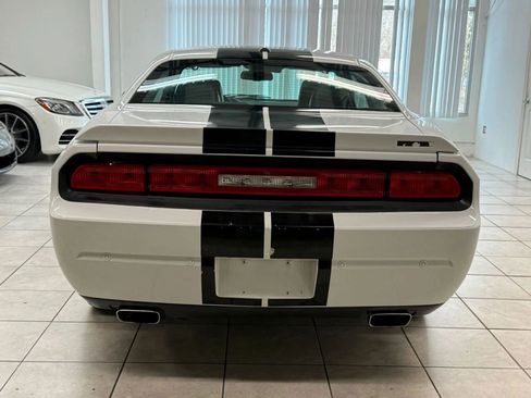 Used 2014 Dodge Challenger SRT8 w/ Harman/Kardon Audio Group image 8