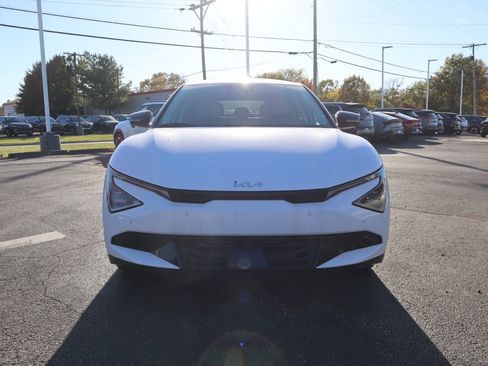 New 2025 Kia EV6 Wind image 2