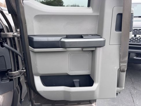 Used 2017 Ford F150 XLT w/ Equipment Group 301A Mid image 27