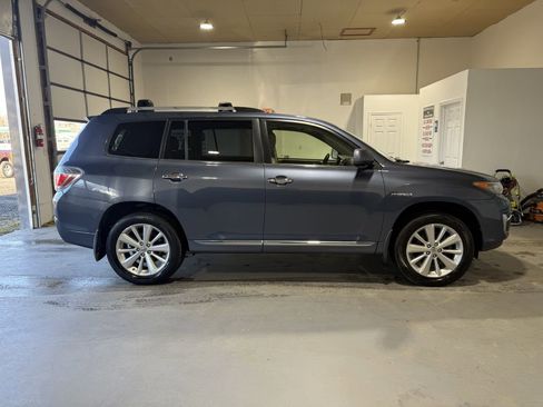 Used 2013 Toyota Highlander Limited w/ Protection Pkg image 2