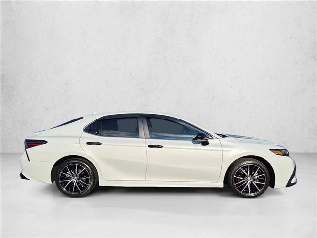 Used 2024 Toyota Camry SE FWD image 4