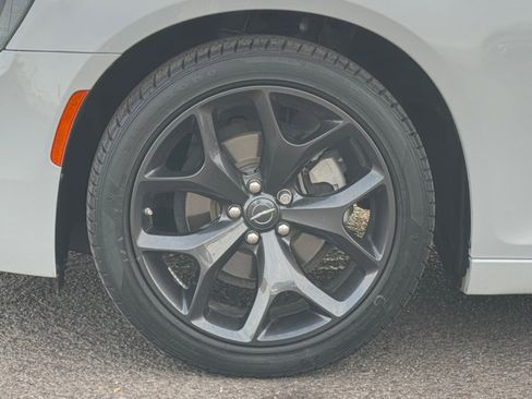 Used 2023 Chrysler 300 Touring w/ Sport Appearance Package image 11