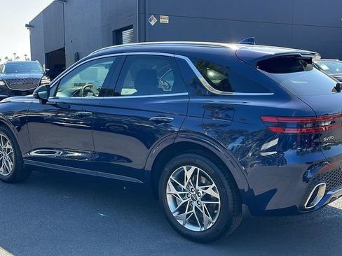 Used 2025 Genesis GV70 2.5T w/ Select Package image 11