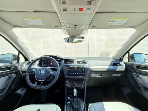 Used 2021 Volkswagen Tiguan SEL w/ 3-Row Tiguan MDO Package image 6