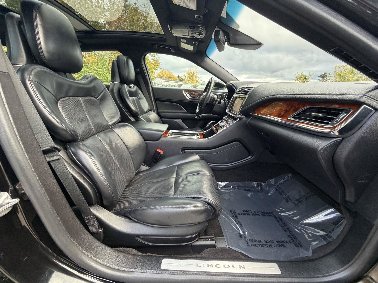 Used 2019 Lincoln Continental Reserve AWD/4WD image 31