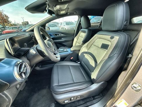 New 2026 Chevrolet Equinox EV LT image 13