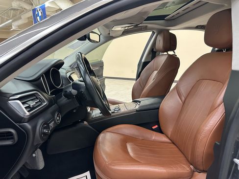 Used 2018 Maserati Ghibli image 19
