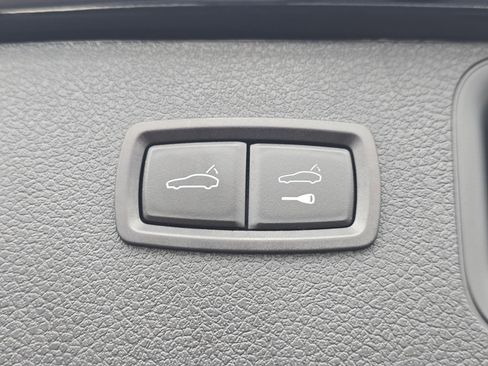 Certified 2025 Porsche Macan image 26