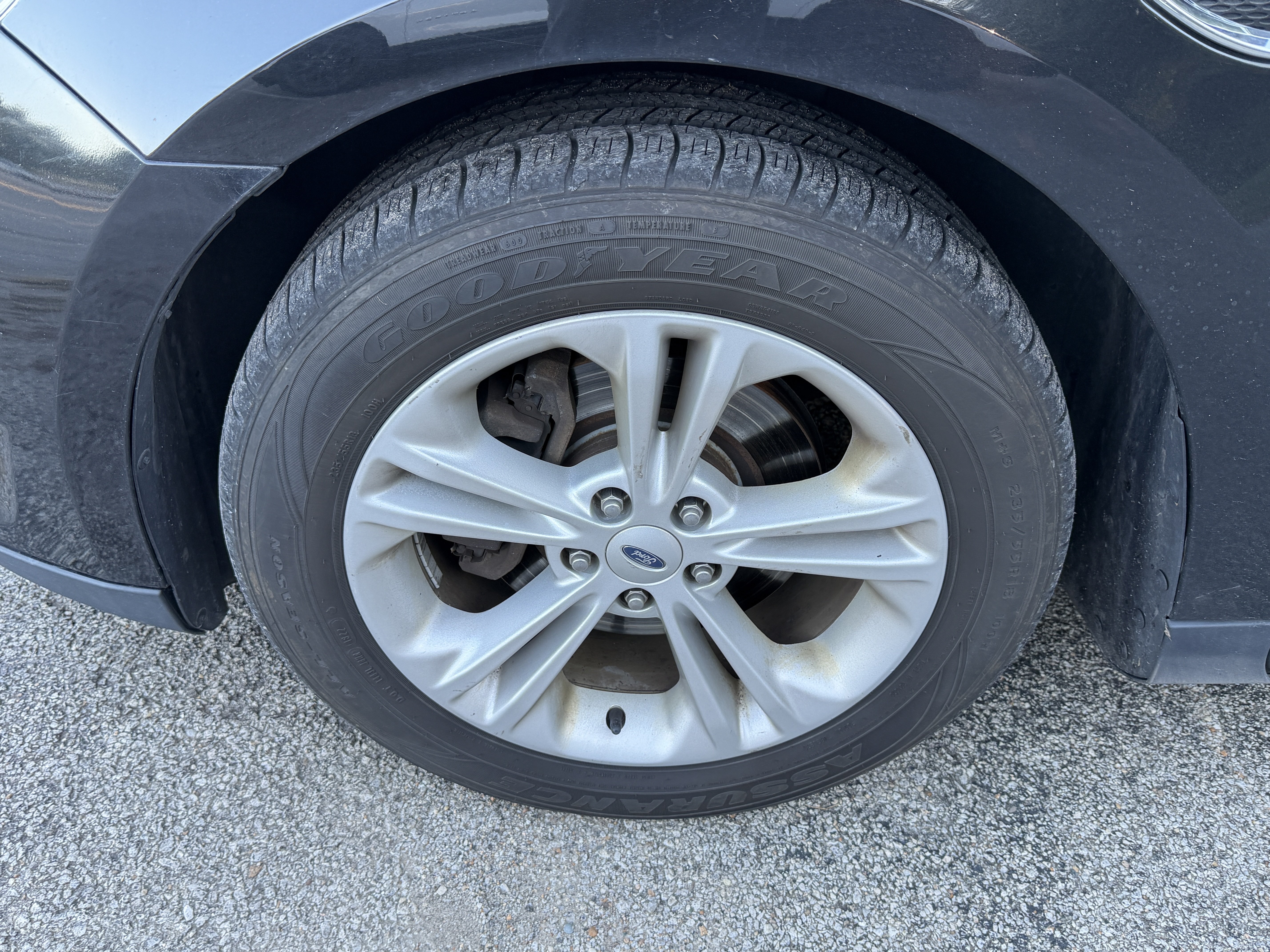 Used 2014 Ford Taurus SEL FWD image 6
