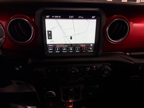 Used 2019 Jeep Wrangler Unlimited Rubicon AWD/4WD image 16