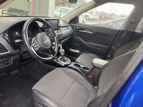Used 2023 Kia Seltos S FWD image 28