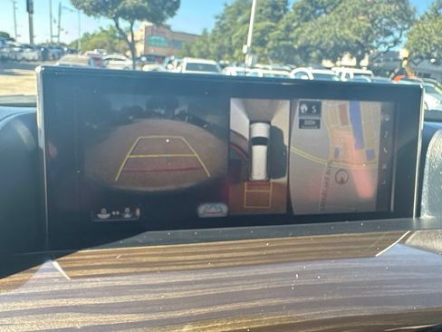 Used 2016 Lexus LX 570 4WD w/ Luxury Package image 15