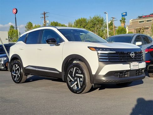 New 2026 Nissan Kicks SV image 4