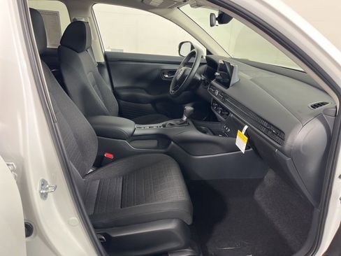 New 2026 Honda HR-V LX image 8