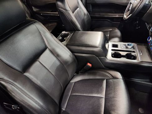 Used 2020 Ford Expedition XLT w/ Equipment Group 202A image 33