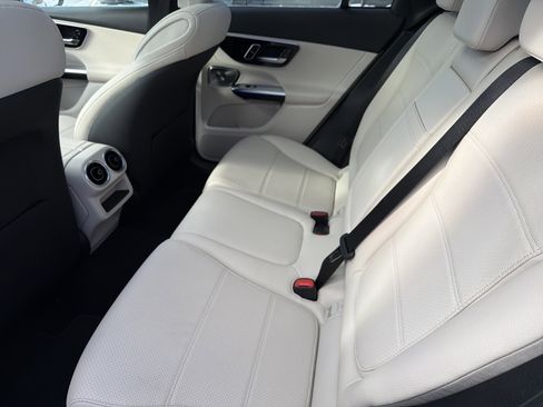 Used 2026 Mercedes-Benz GLC 300 4MATIC image 26