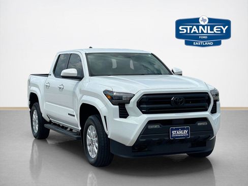 Used 2024 Toyota Tacoma SR5 AWD/4WD image 1