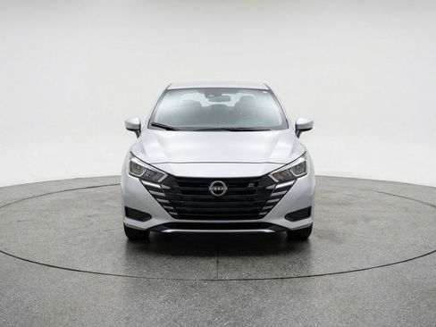 Used 2025 Nissan Versa SV FWD image 2