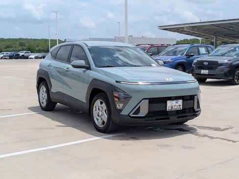 Used 2024 Hyundai Kona SE FWD image 5
