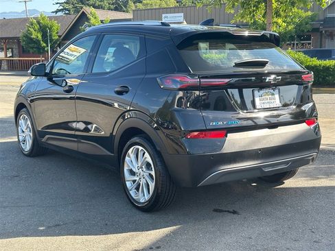 Used 2023 Chevrolet Bolt EUV LT w/ Driver Confidence Package image 8