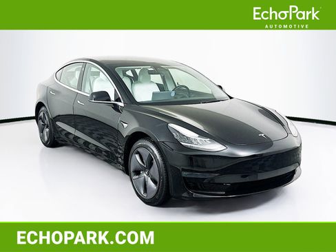 Used 2019 Tesla Model 3 Standard Range Plus image 1