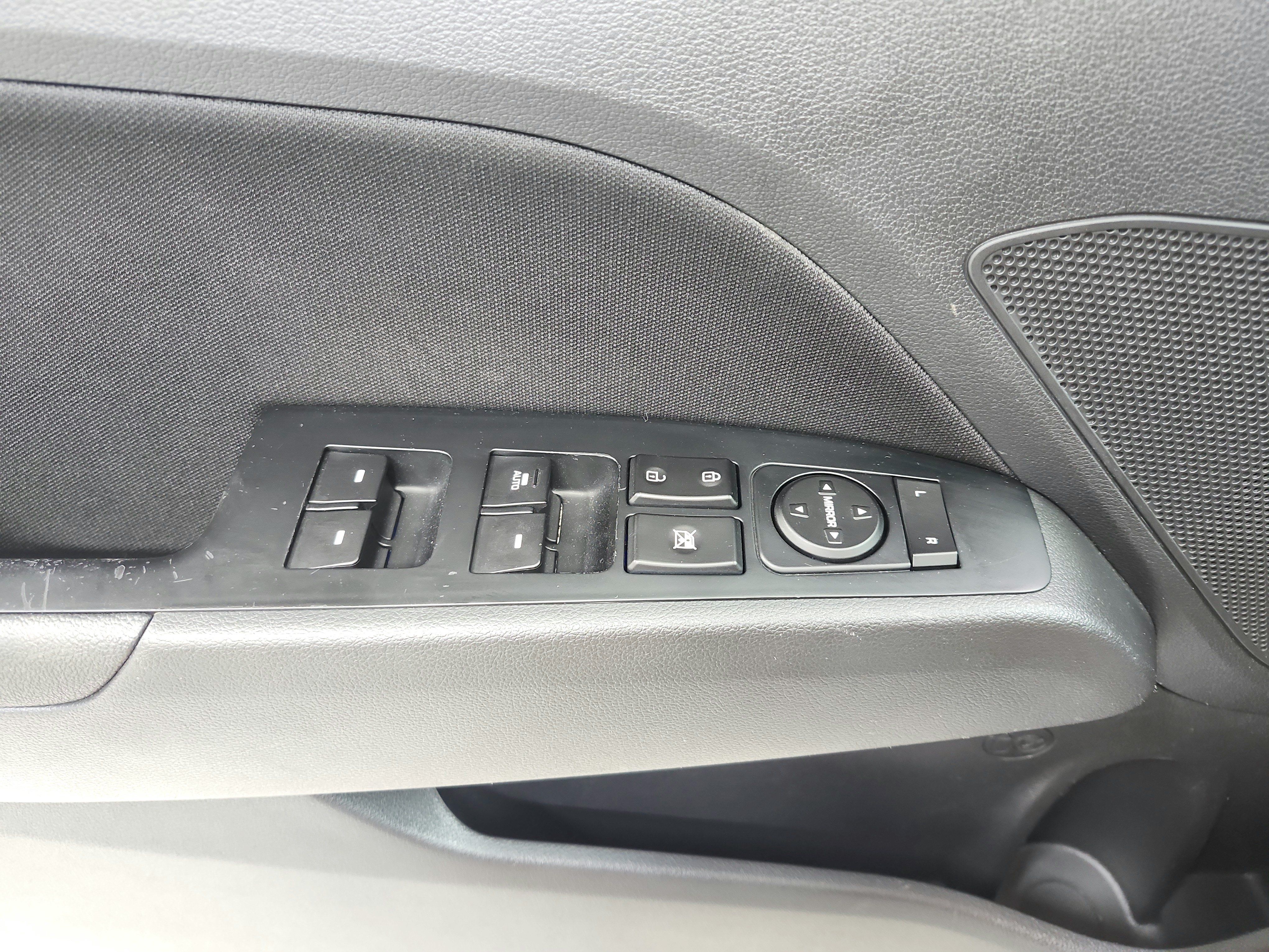 Used 2020 Hyundai Elantra Value Edition w/ Cargo Package (C1) FWD image 33