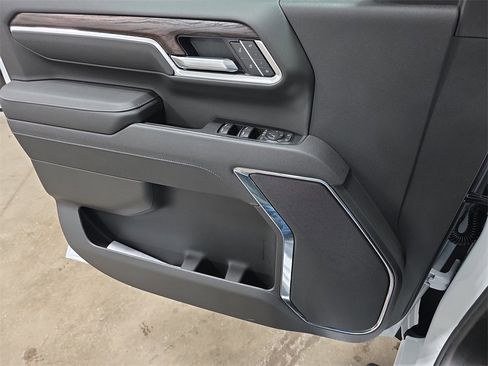 New 2026 GMC Sierra 2500 SLT image 25
