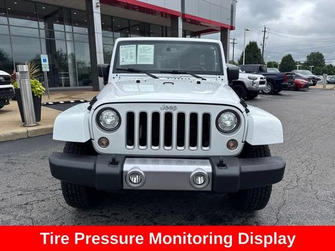 Used 2018 Jeep Wrangler Unlimited Sahara w/ Connectivity Group AWD/4WD image 10