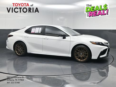 Used 2023 Toyota Camry SE image 1