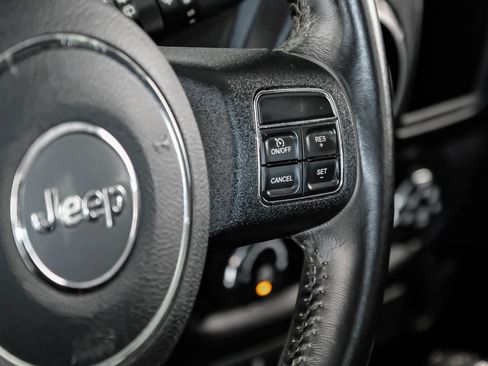 Used 2016 Jeep Wrangler Sport image 15