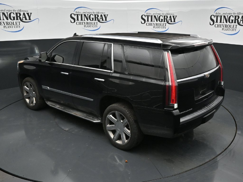 Used 2017 Cadillac Escalade Luxury AWD/4WD image 22
