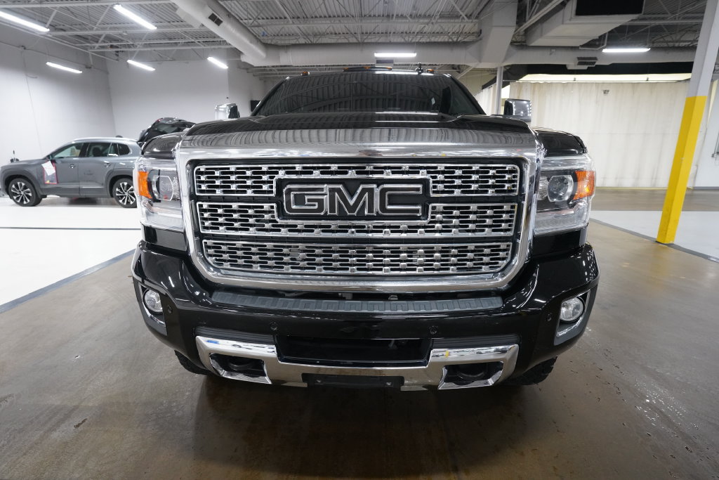 Used 2016 GMC Sierra 2500 Denali w/ Driver Alert Package AWD/4WD image 12