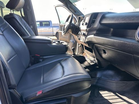 Used 2022 RAM 2500 Tradesman w/ Chrome Appearance Group image 10