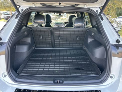 New 2026 Volkswagen Tiguan SE R-Line FWD image 51