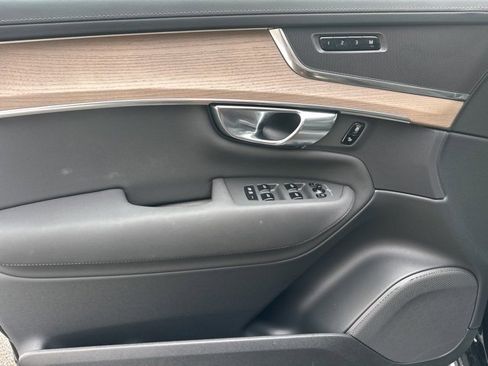 Certified 2025 Volvo XC90 B5 Plus image 18