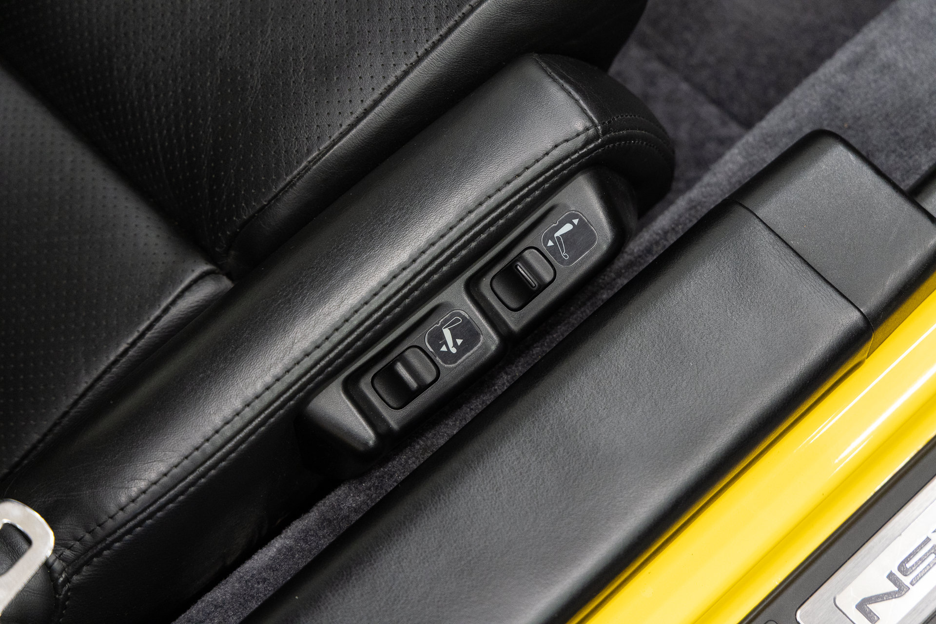 Used 2000 Acura NSX T RWD image 28
