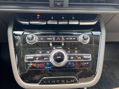 Used 2022 Lincoln Corsair Reserve w/ Equipment Group 201A AWD/4WD image 25